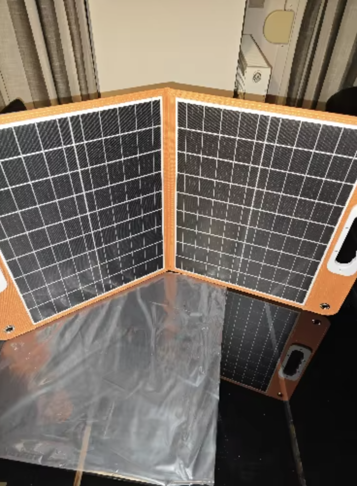 Panel solar plegable desplegado